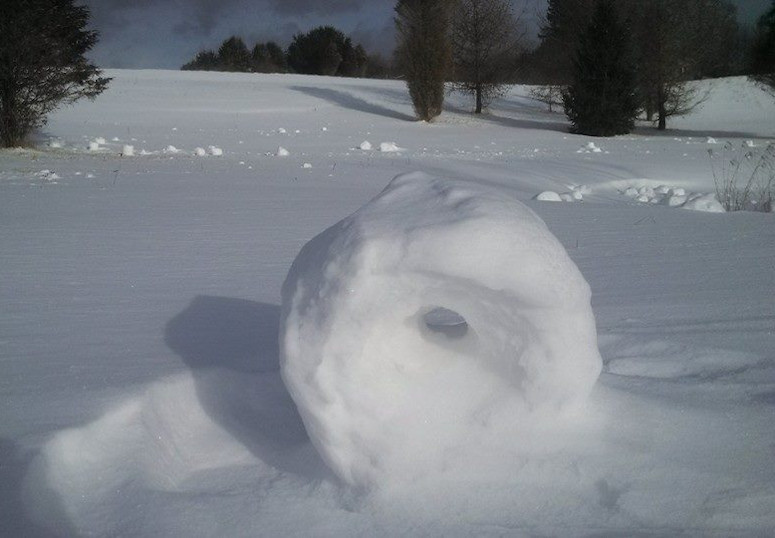 Snow roller - en naturlig snboll som skapas av vinden.