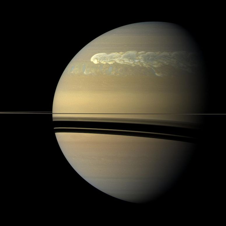 Storm p Saturnus.
