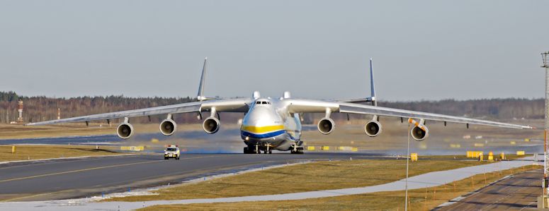 Vrldens strsta flygplan Antonov An-225 p Arlanda