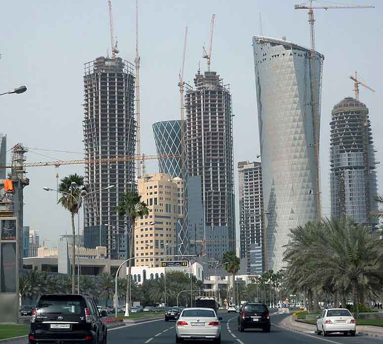 Skyskrapor i Doha i Qatar - vrldens tredje rikaste land