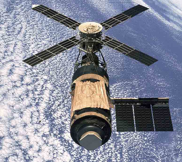 Skylab - USA:s frsta rymdstation sedd frn rymden