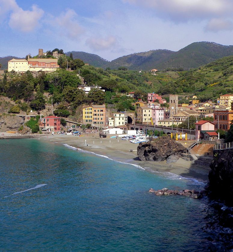 Monterosso al Mare - en av byarna i Cinque Terre p italienska rivieran.