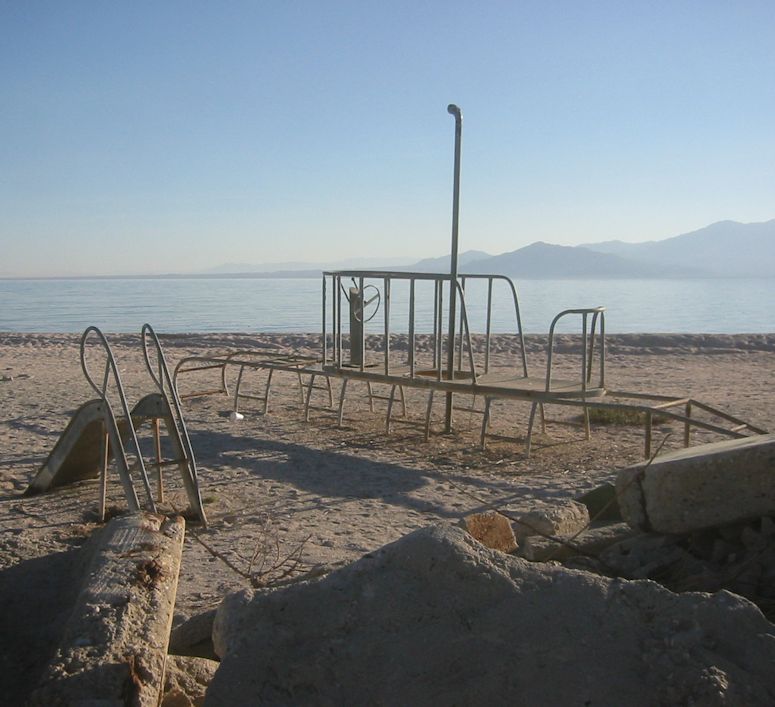 vergivna hus vid Salton Sea i Kalifornien.