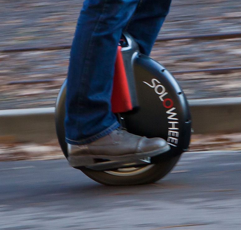 Solowheel - som en segway utan handtag.