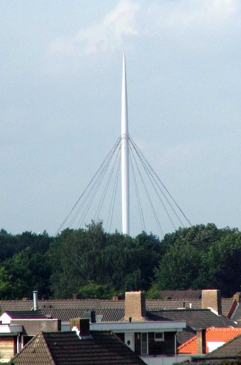 Hngande cykelrondell, Hovenring, i Eindhoven i Nederlnderna.