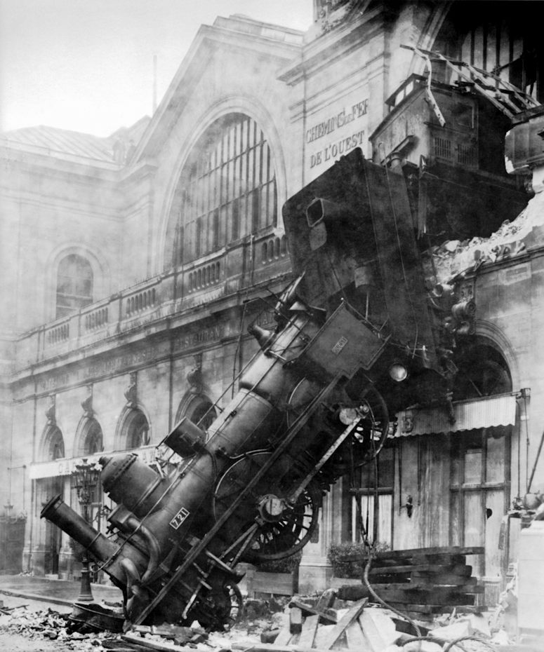 Tågolycka i Paris 1895, tåget körde genom vägg och kom ut på trottoar.