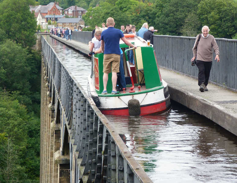 Pontcysyllteakvedukten - lskig, hg akvedukt i Wales, Storbritannien.