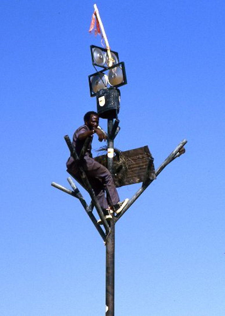Metallskulpturen som fick ersätta världens ensammaste träd - Arbre du Ténéré i Saharaöknen.
