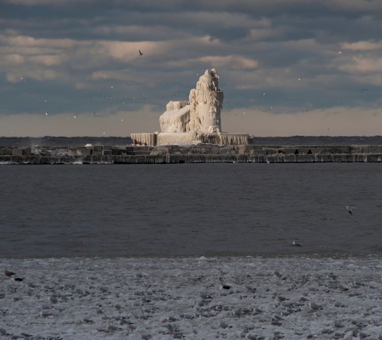 Fyrtorn tckt av is i Cleveland, USA.