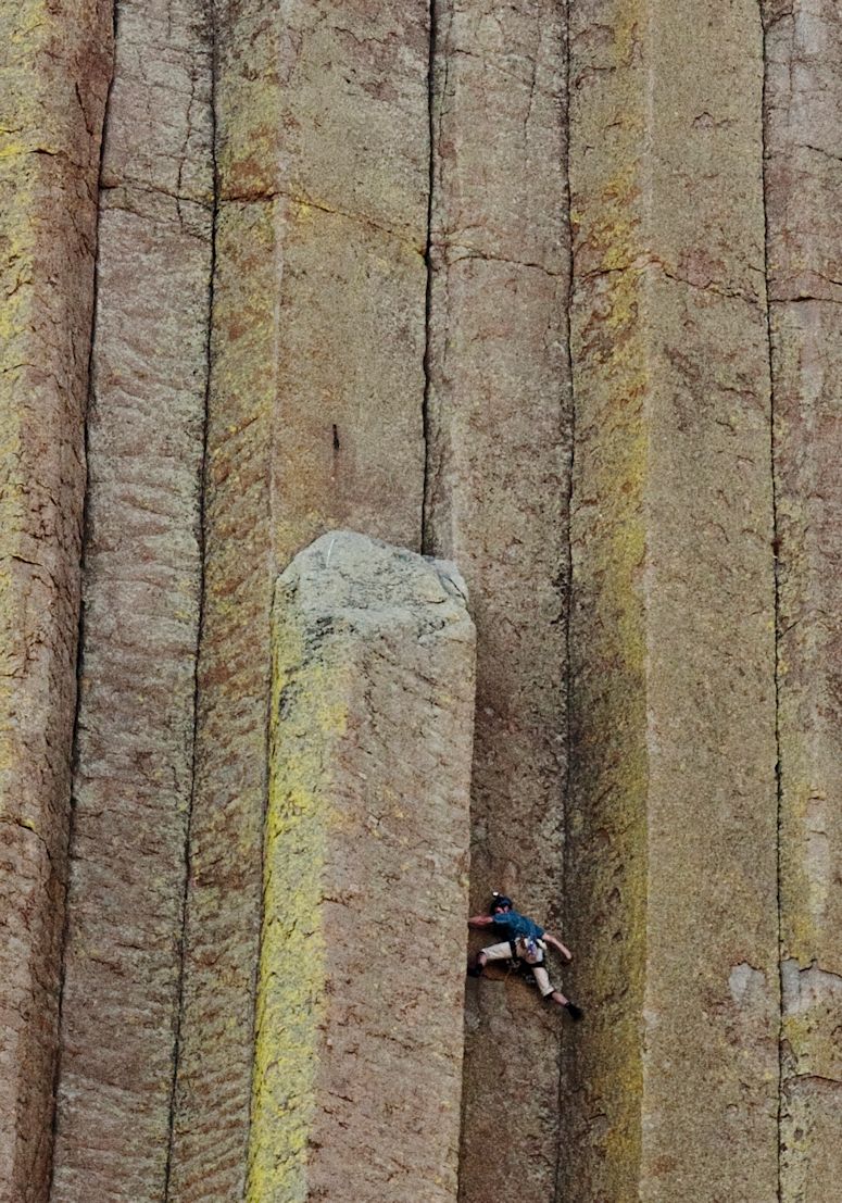 Devils Tower i Wyoming, USA. Berget frn Nrkontakt av tredje graden.