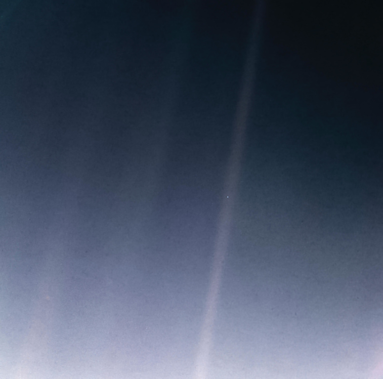 Ny version av fotot Pale Blue Dot, taget av Voyager I.
