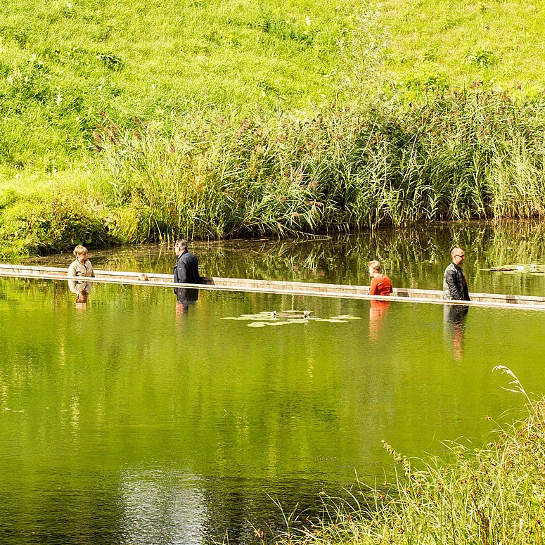 Moses bridge - gngvg genom vattnet i Nederlnderna.