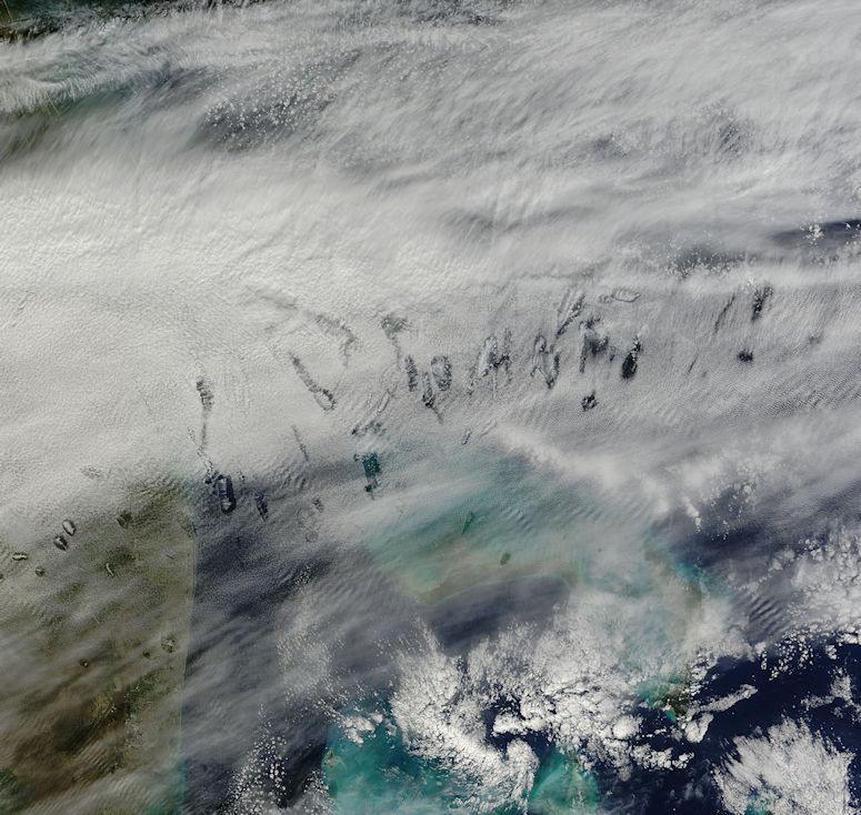 Hål i moln, satellitbild.