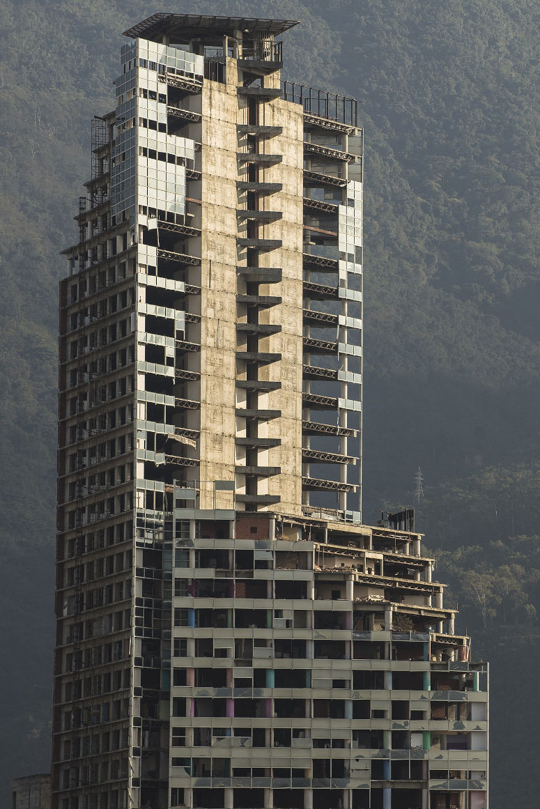 Slumhöghuset Torre de David (Davids torn) i Venezuelas huvudstad Caracas.