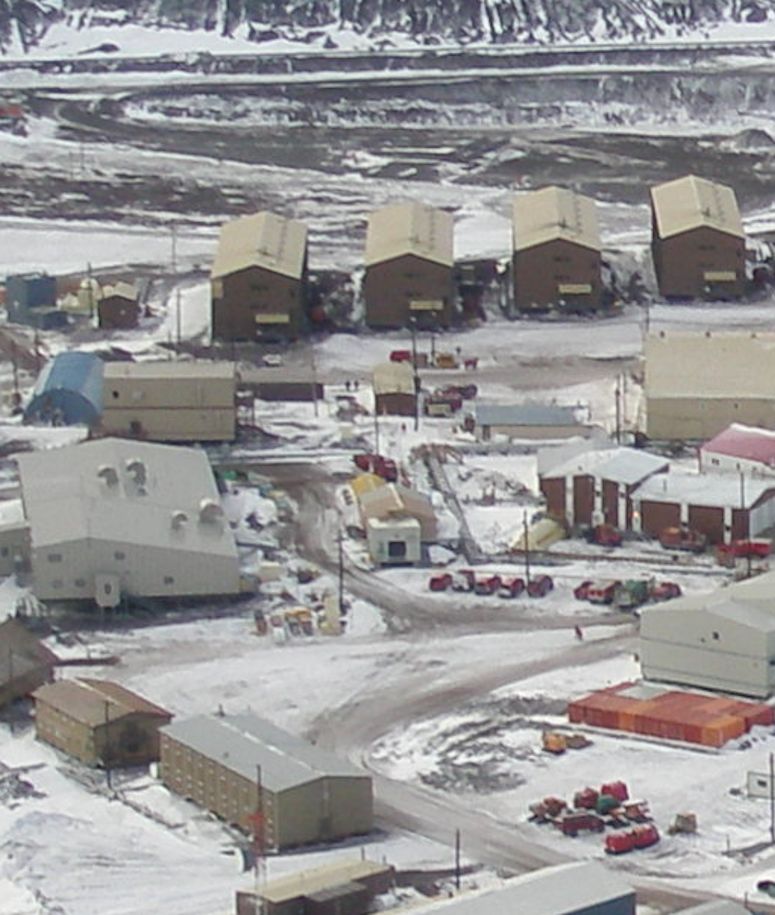Stad på Antarktis - McMurdo Station.