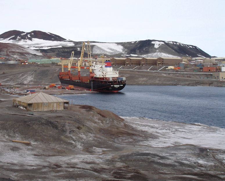 Stad p Antarktis - McMurdo Station.