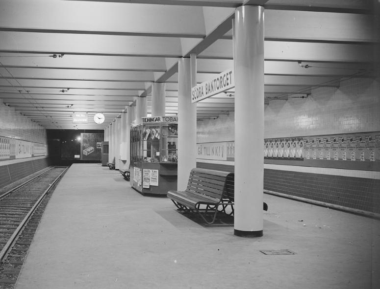 Tunnelbanestation Södra Bantorget (nuvarande Medborgarplatsen) år 1933.