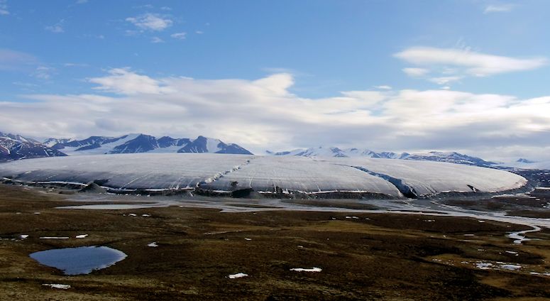 Glaciren The Mothership p Bylot Island i Kanada.