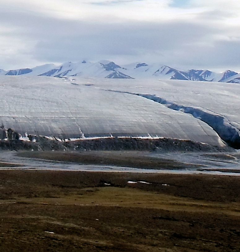 Glaciren The Mothership p Bylot Island i Kanada, dess ndmorn.