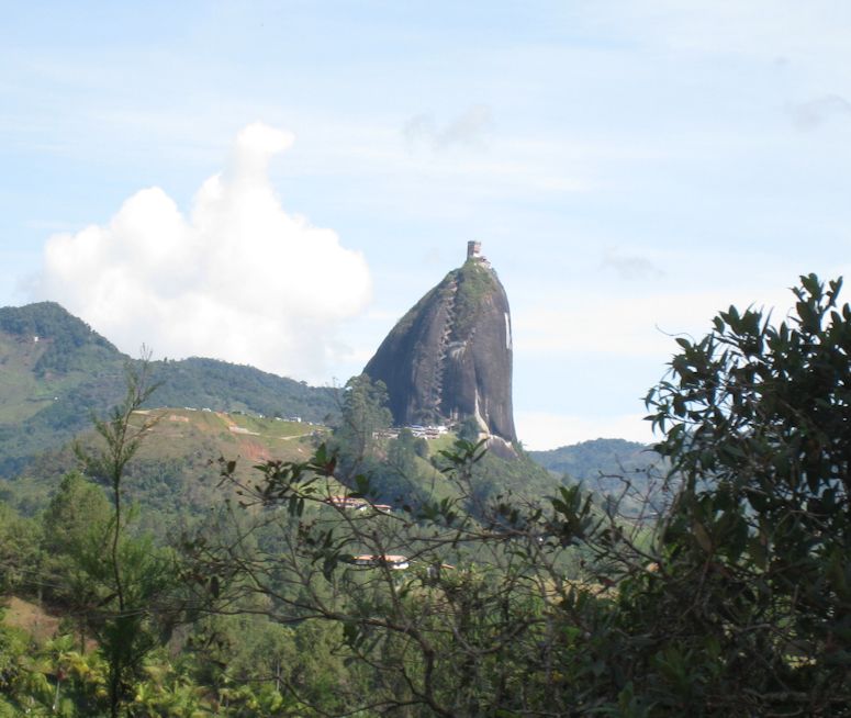 Trappan upp till El Pen de Guatap i Colombia.