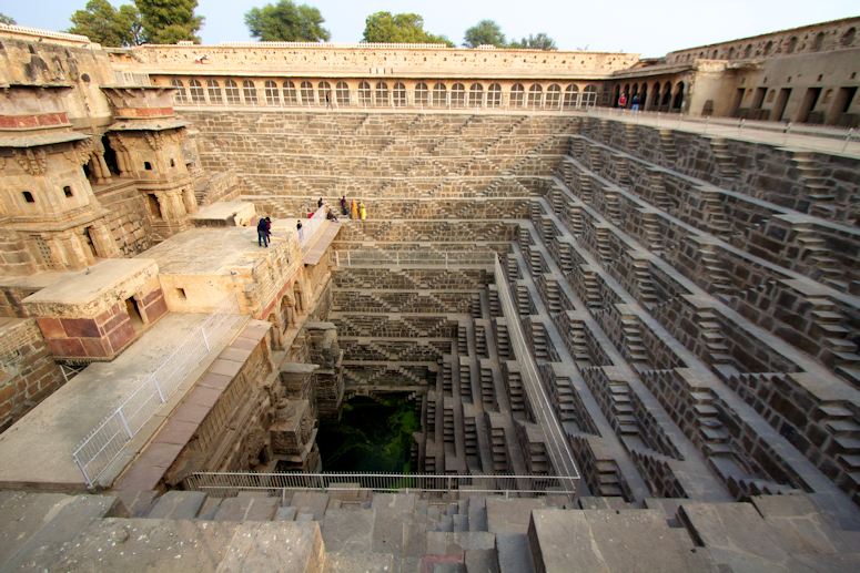 Trappbrunn Chand Baori - massor av trappor i Indien.