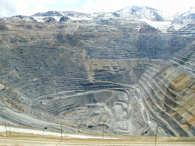 Världens djupaste dagbrott Bingham Canyon Mine