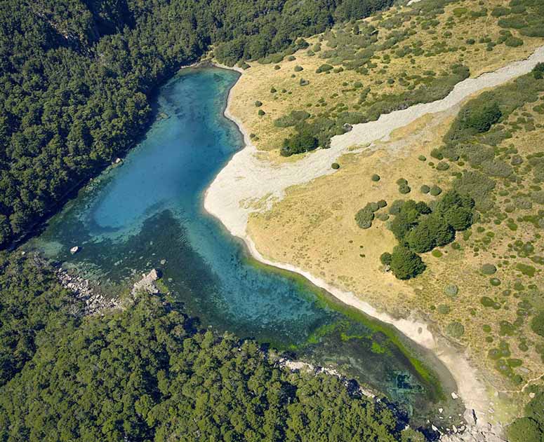 Vrldens klaraste sj Blue Lake i Nya Zeeland.