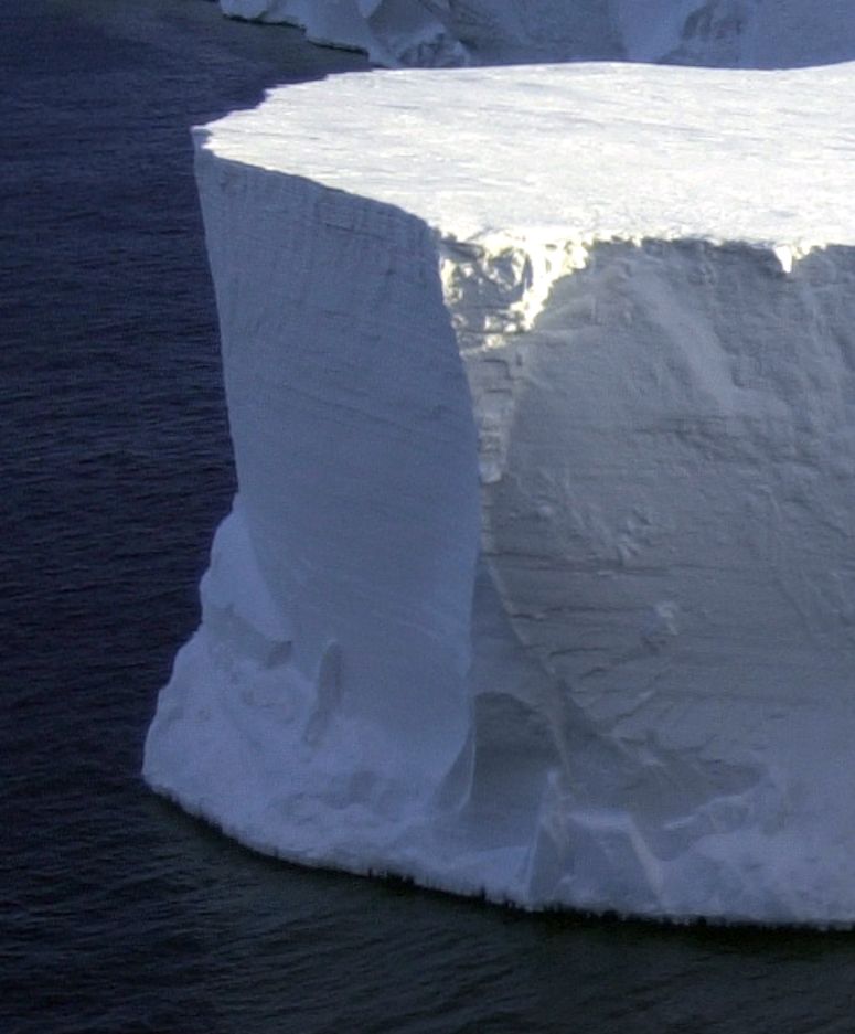Världens största isberg B-15.
