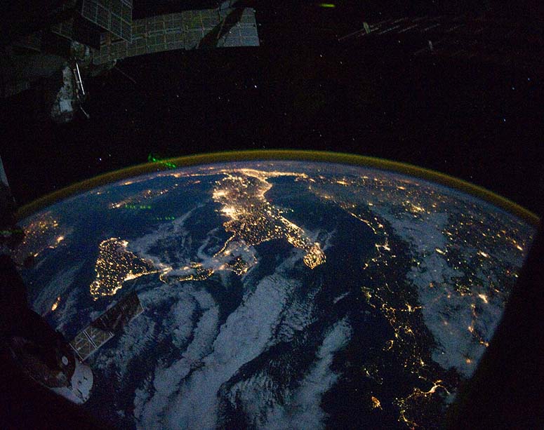 Natt över Italien, fotograferat från ISS