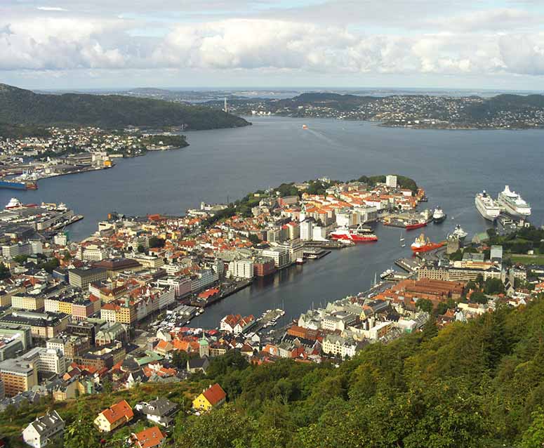 Vy över Bergen från Fløyen
