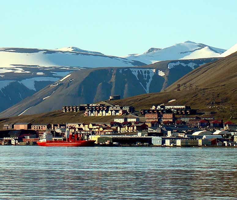 Longyearbyen, Svalbard, världens nordligaste stad
