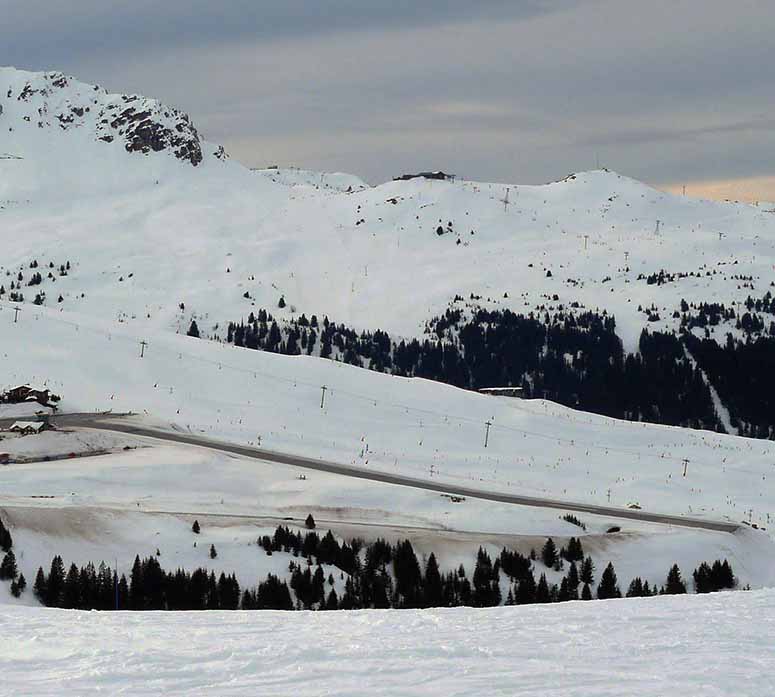 Courchevel, vrldens farligaste flygplats, sedd frn sidan