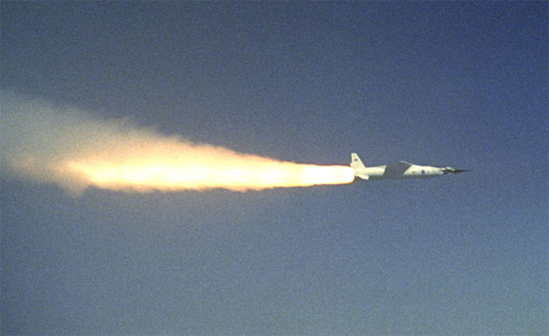 NASA X-43, världens snabbaste flygplan, accelereras av Pegasus-raketen