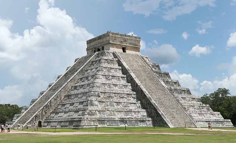 El Castillo i Chichen Itza, Mexiko